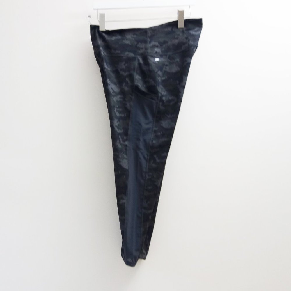 Fabletics Mila Pocket Camo Legging XL - Picture 7 of 14